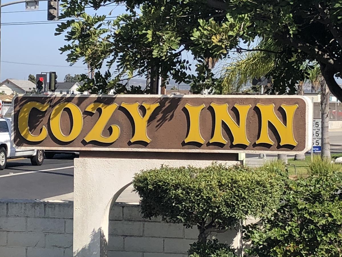 Cozy Inn Costa Mesa Exterior photo