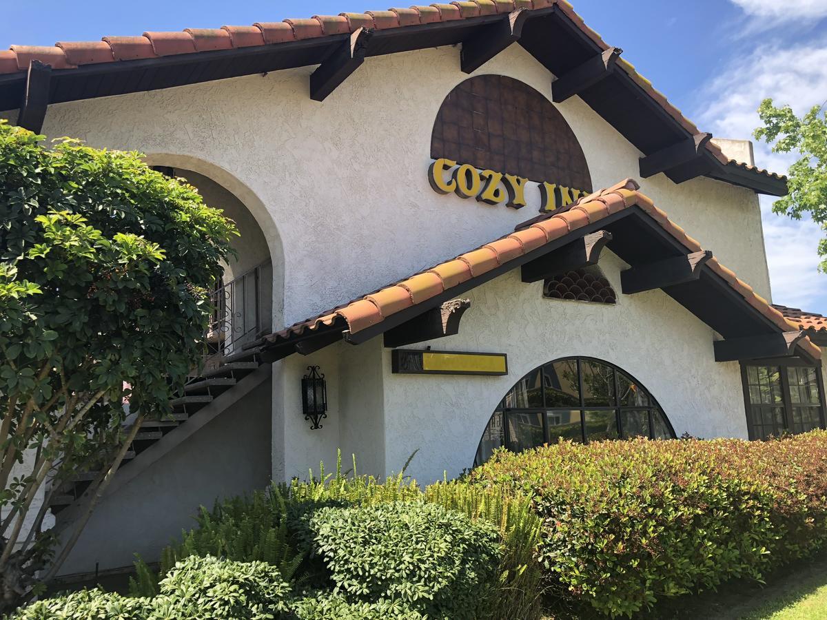 Cozy Inn Costa Mesa Exterior photo