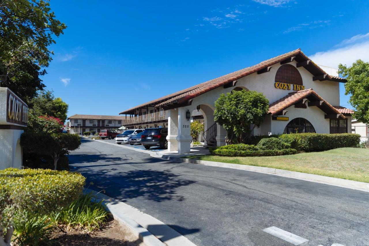 Cozy Inn Costa Mesa Exterior photo
